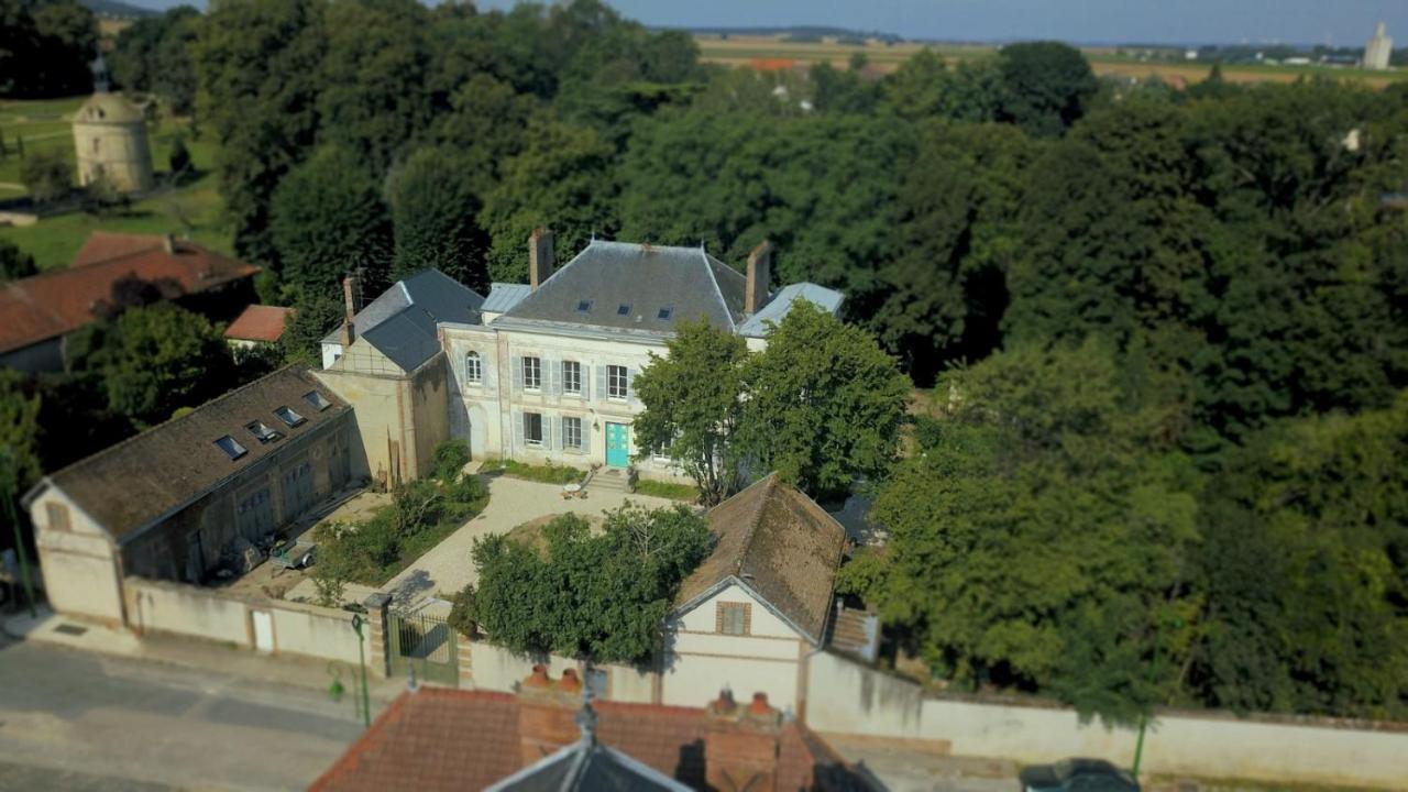 Bed and Breakfast YXIE - Manoir des Arts à Villeblevin Extérieur photo