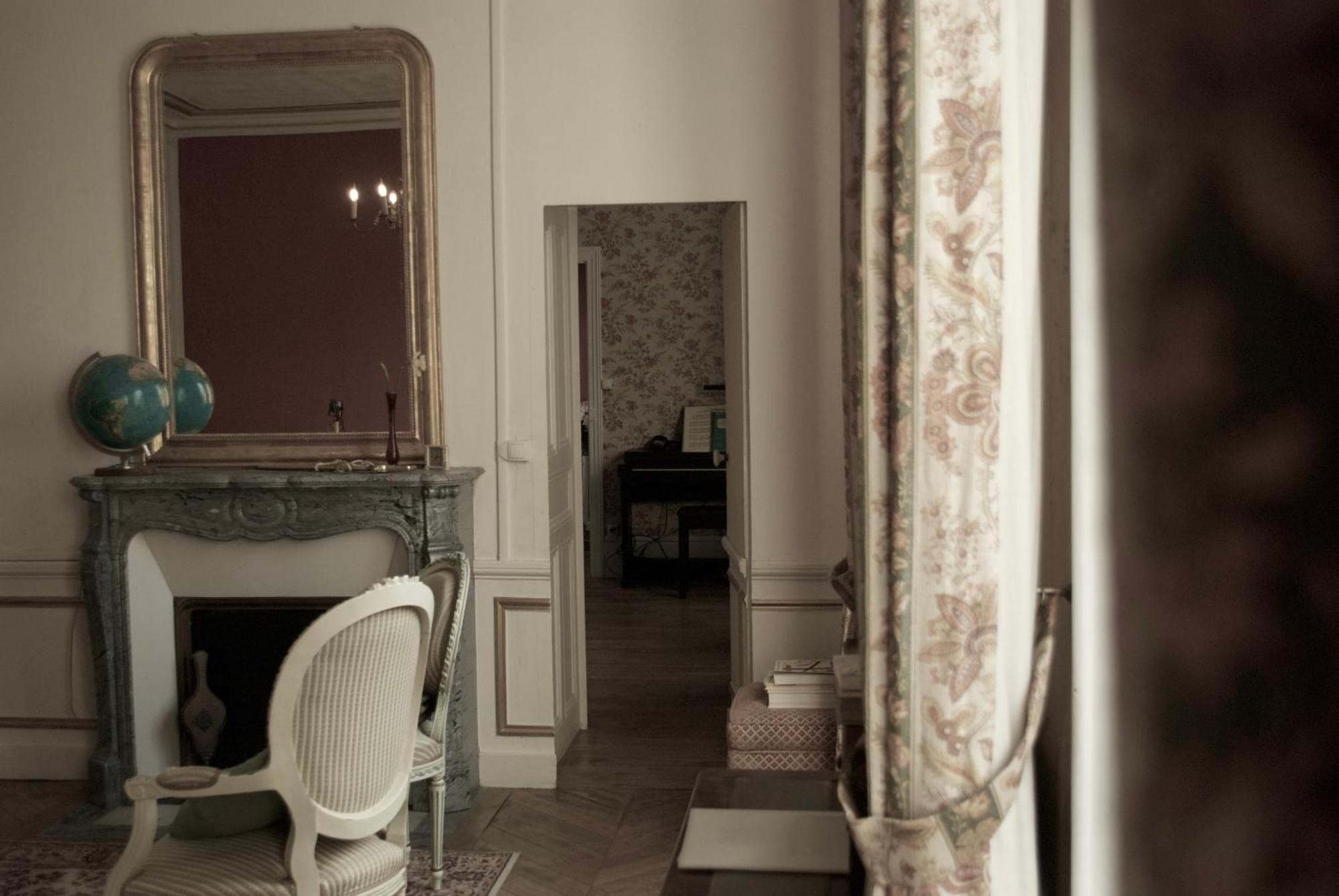 Bed and Breakfast YXIE - Manoir des Arts à Villeblevin Chambre photo