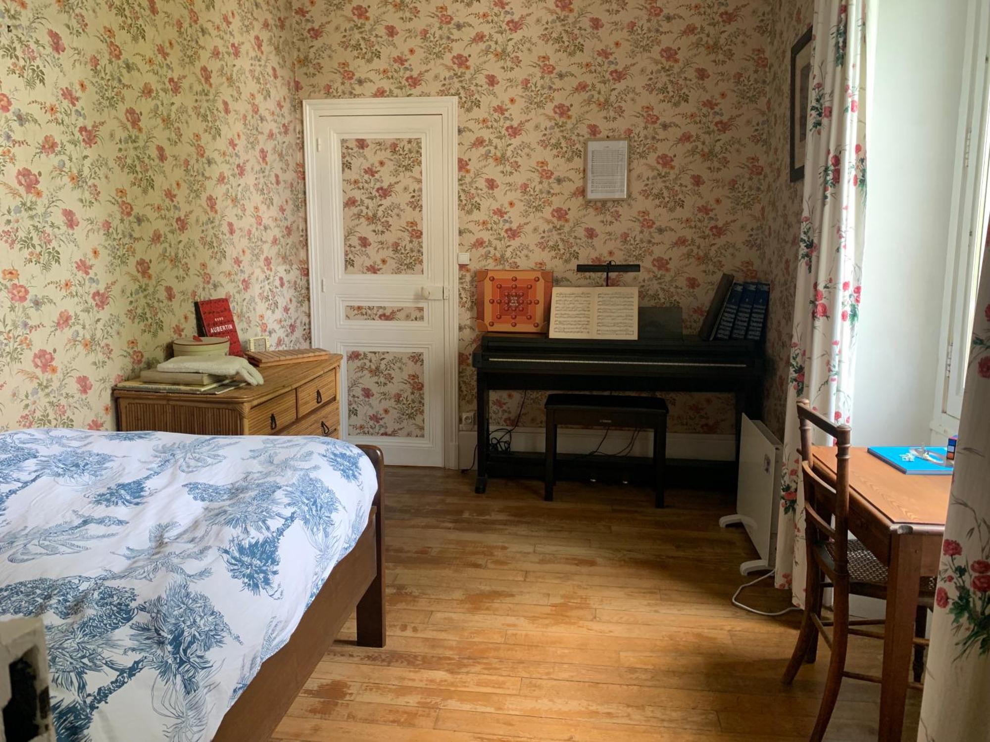 Bed and Breakfast YXIE - Manoir des Arts à Villeblevin Chambre photo
